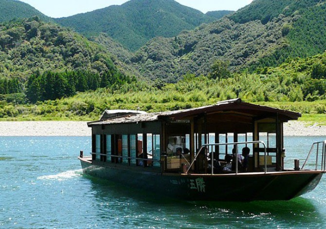屋形船　四万十の碧