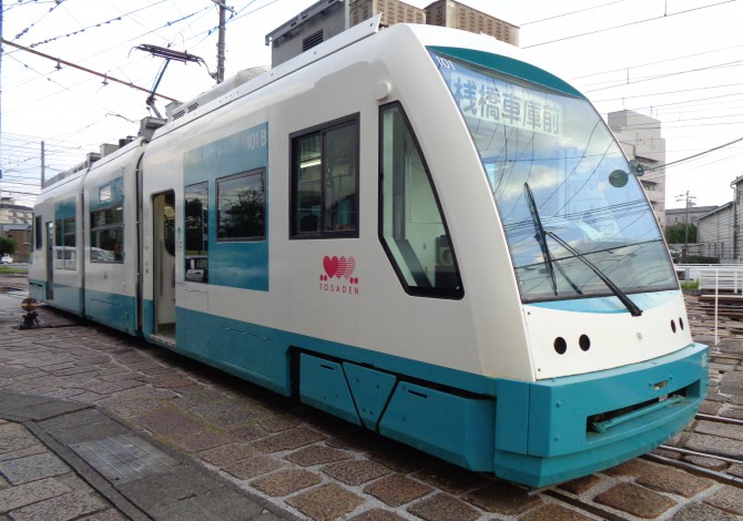 とさでん交通 路面電車 低床車両情報