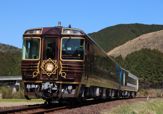 JR四国観光列車 「志国土佐 時代の夜明けのものがたり」 車両情報