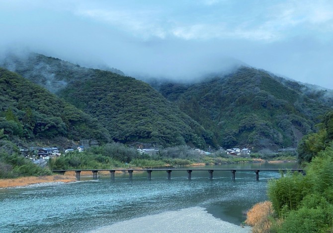 名越屋(なごや)沈下橋