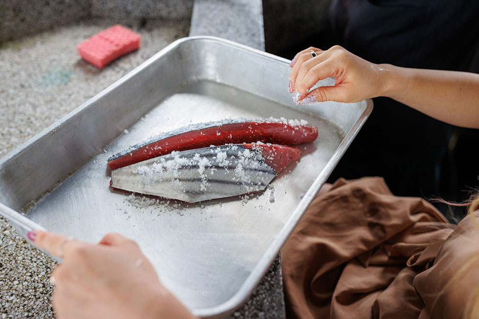 写真:カツオのわら焼きタタキ造り体験!2