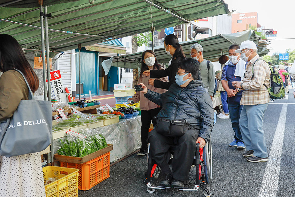 写真:高知の魅力がぎっしり 日曜市1