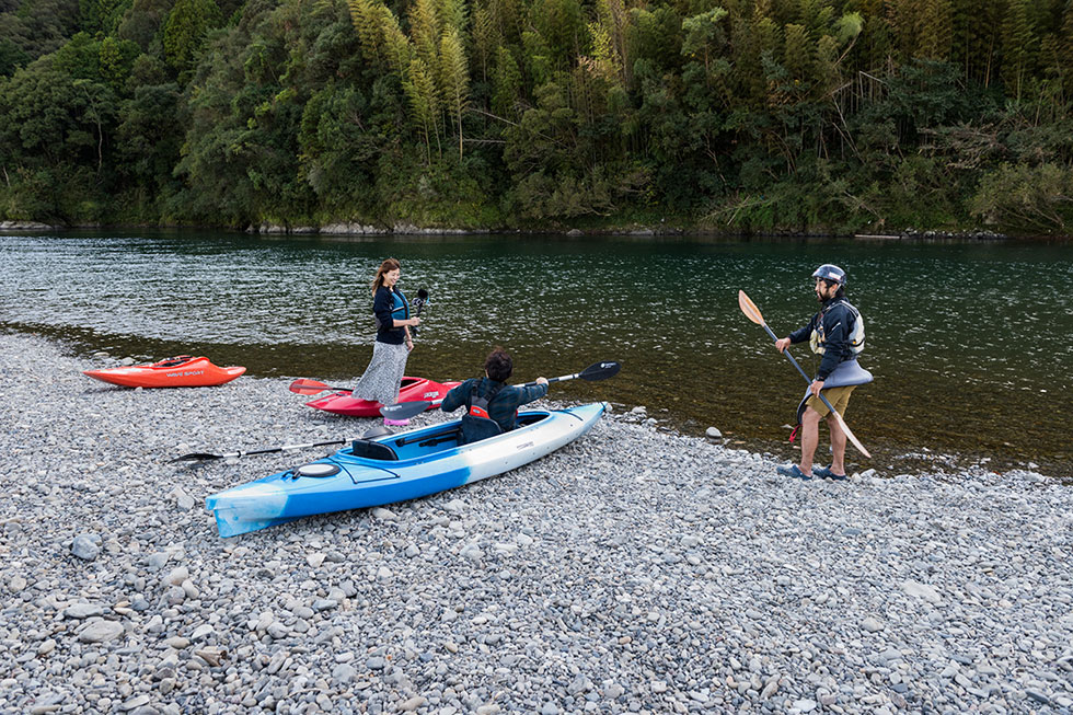 写真:四万十川でカヌー体験！2