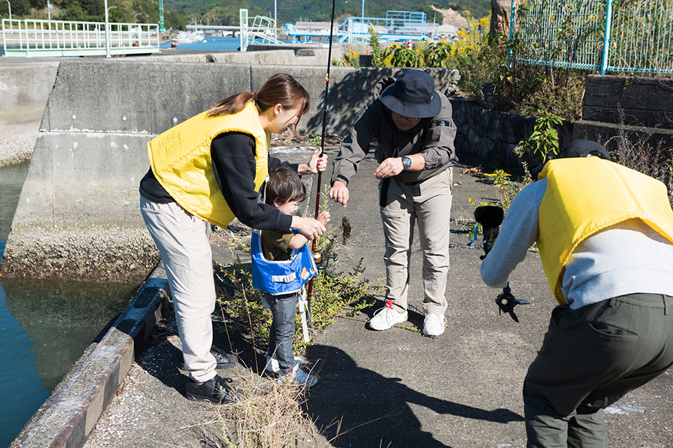 写真:宿毛市でファミリーフィッシング2