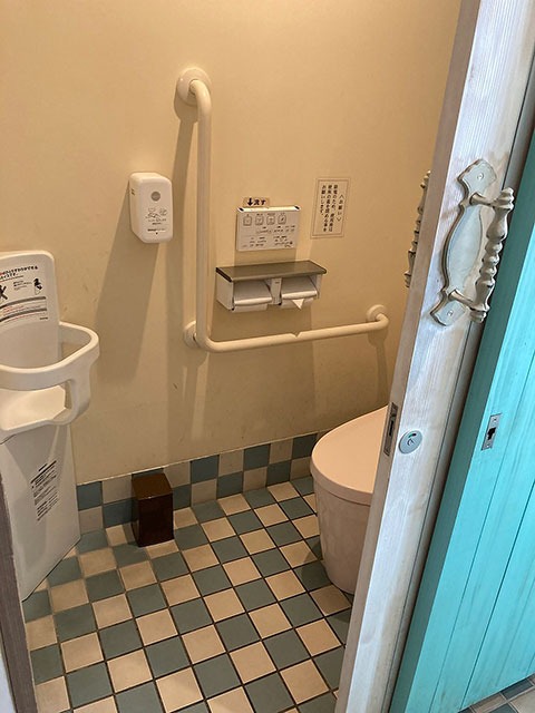 写真:昼食「農園レストラン トリトン」2