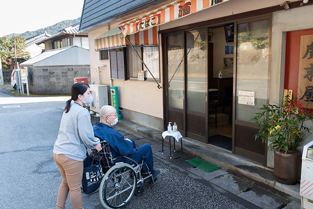 写真:昼食（ニラ塩焼きそば）1
