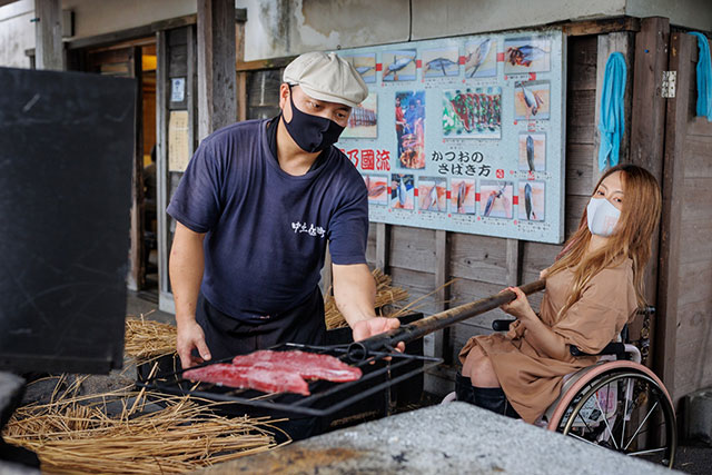 写真:黒潮工房（カツオわら焼き体験）1