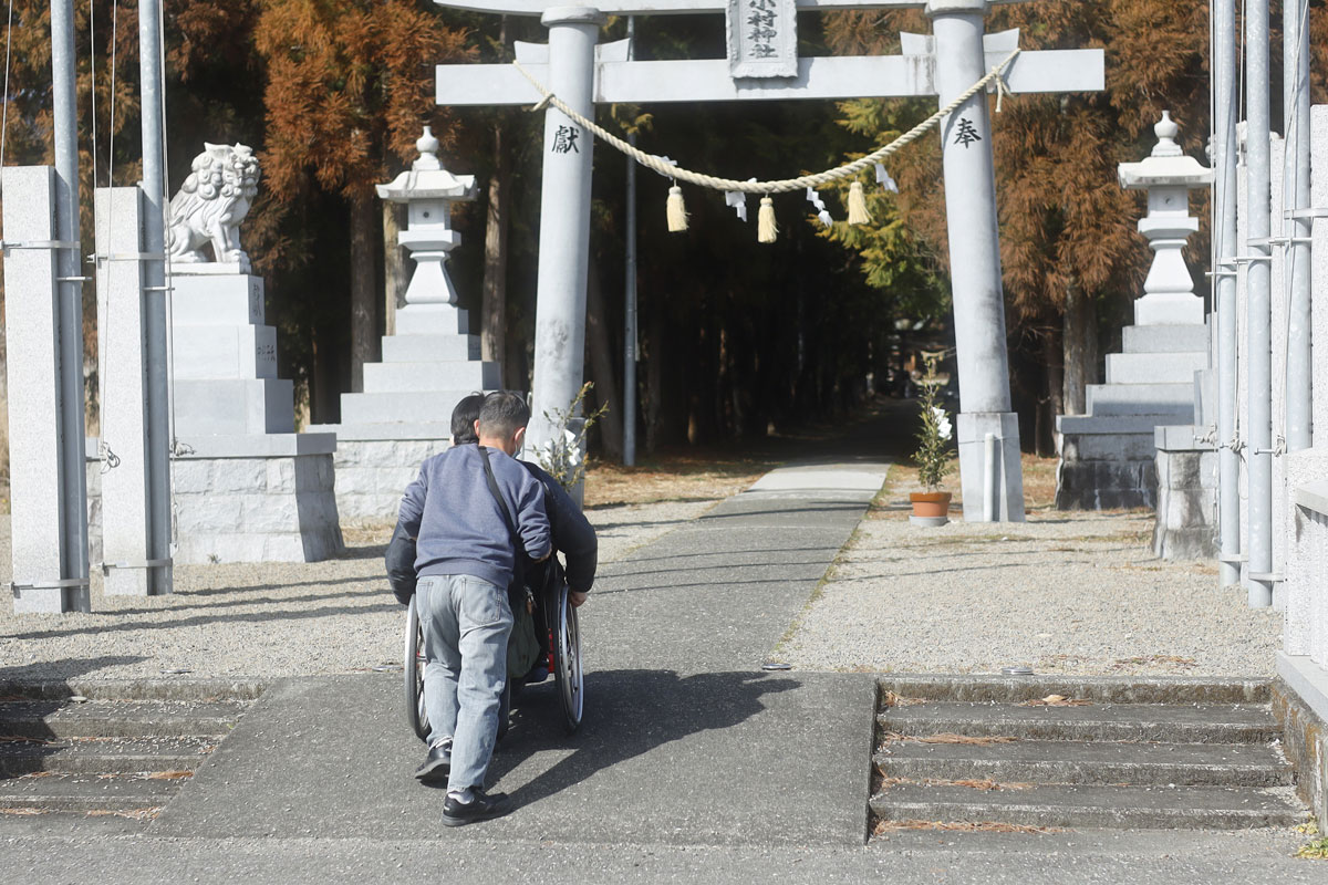 写真:小村神社1