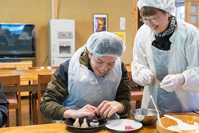 写真:田舎ずしづくり体験（葉山の郷）1