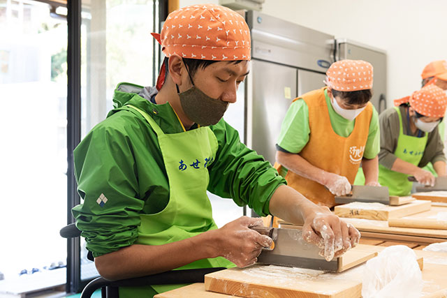 写真:汗見川ふれあいの郷清流館（そば打ち体験）1
