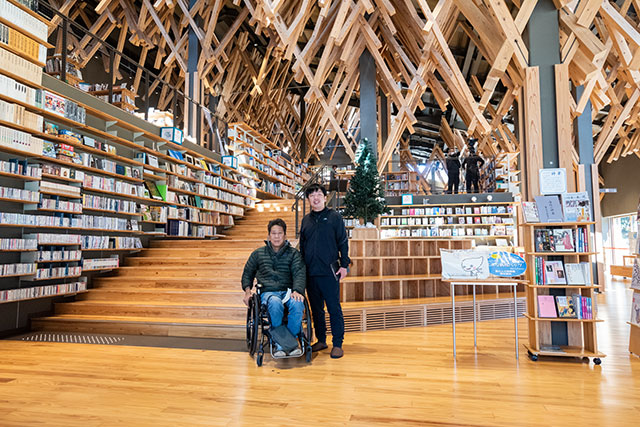 写真:隈研吾氏の建造物を巡るまちあるき5