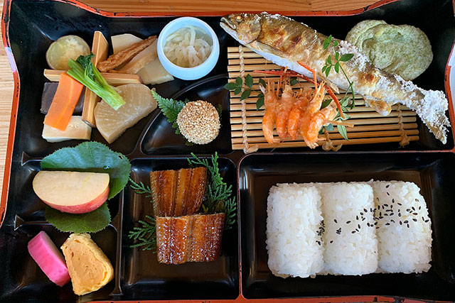 写真:四万十川屋形船なっとく3